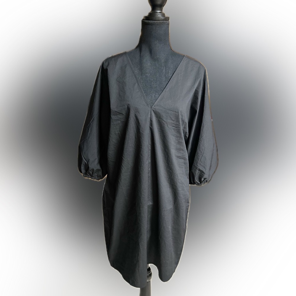 NWOT - Black shift dress